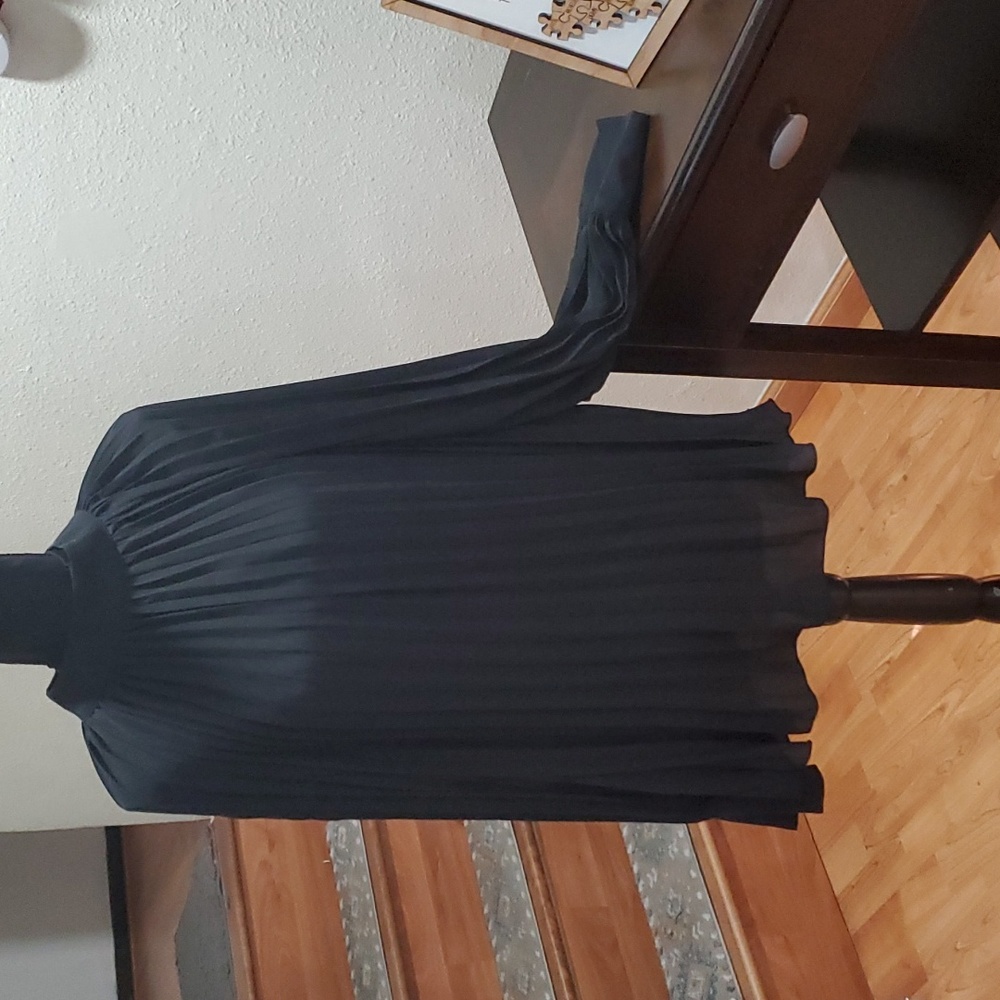 NWT H&M Flared blouse PLEATED Long Sleeve